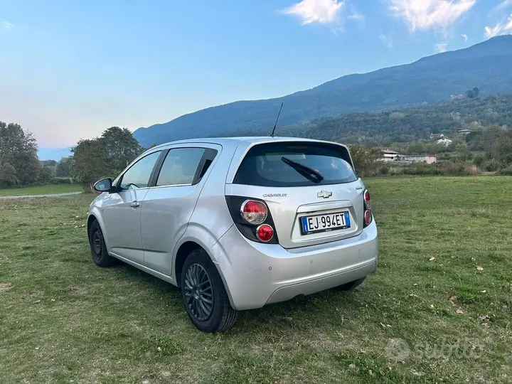 Chevrolet Aveo 2011 photo 5