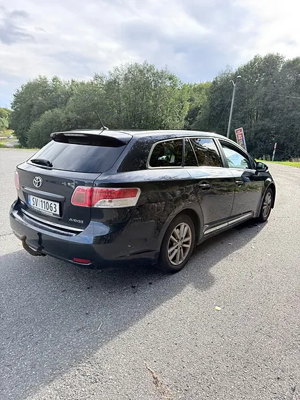 Toyota Avensis 2011 photo 4