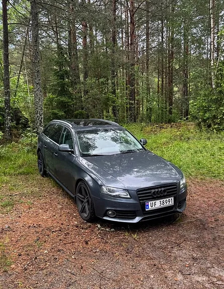 Audi A4 2009 photo 2
