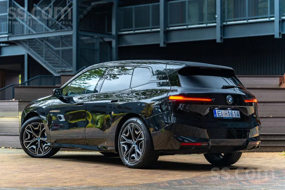 BMW Ix 2023 photo 3