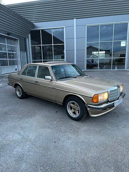 Mercedes-Benz 230 E