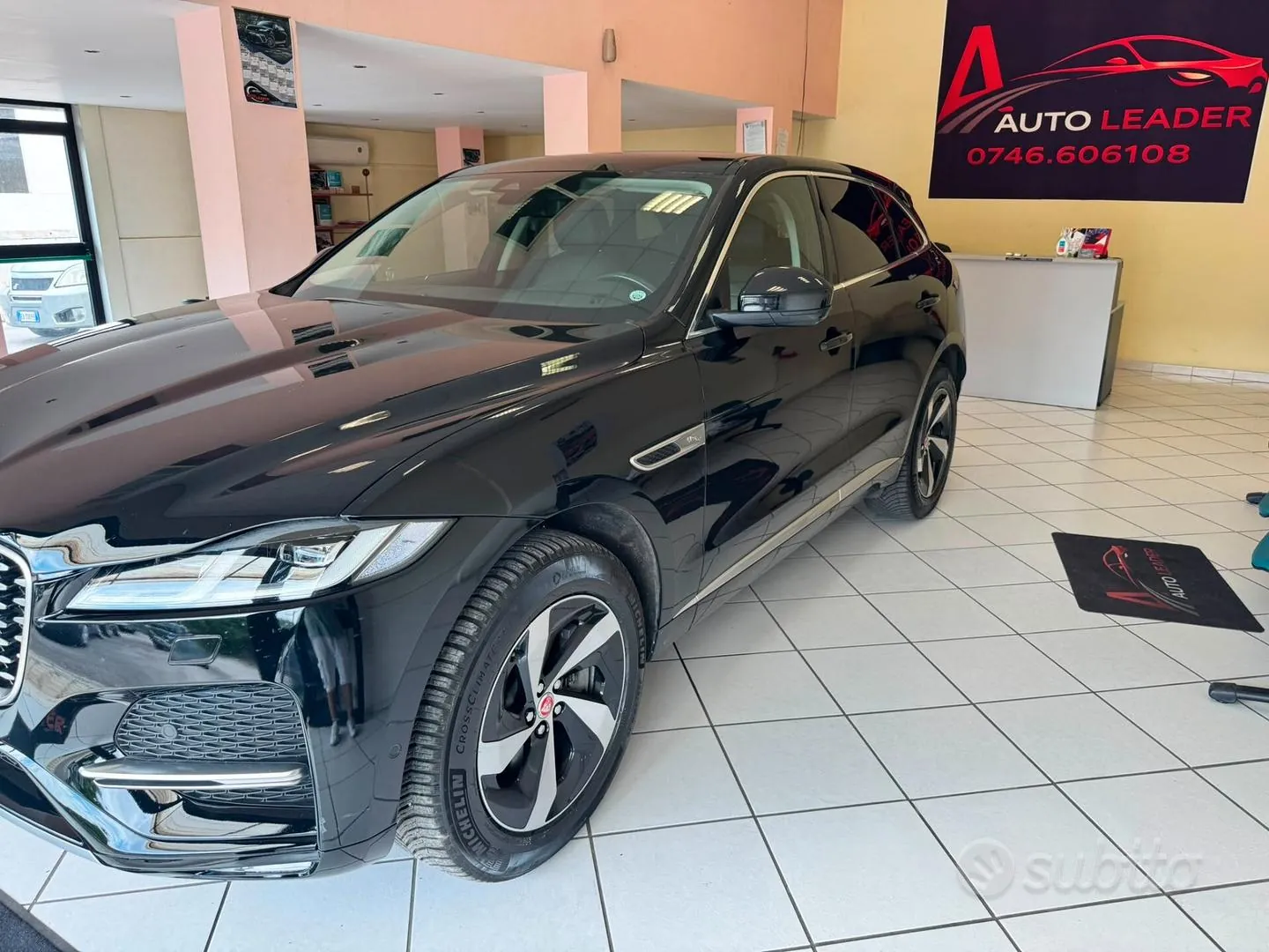 Jaguar F-Pace 2021 photo 2