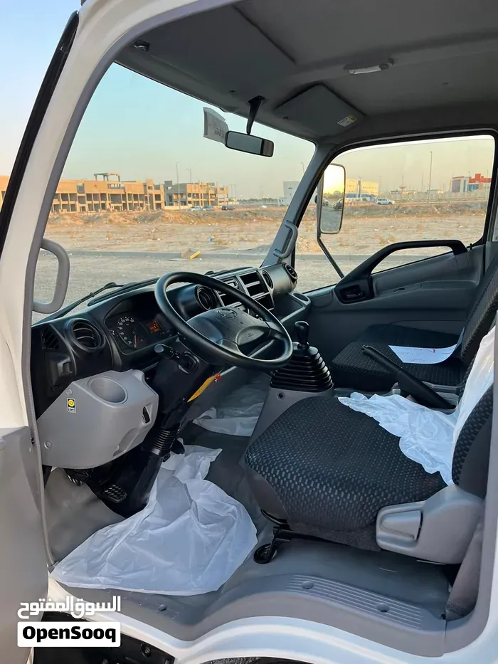 Toyota Hino 2021 photo 2