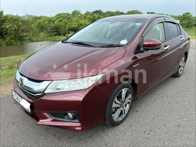 Honda Grace 2015 photo 2