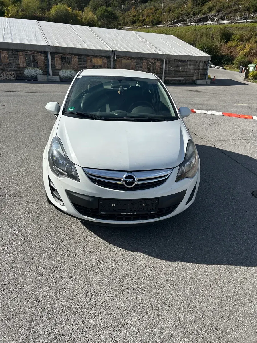 Opel Corsa 2014 photo 2