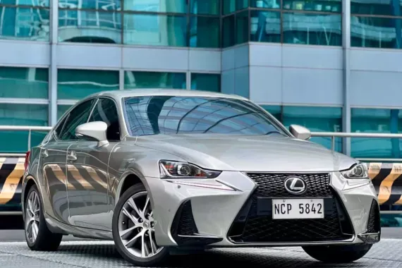 Lexus Is350 2018 photo 2