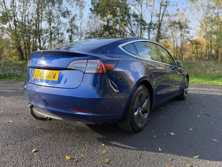Tesla Model 3 2019 photo 4