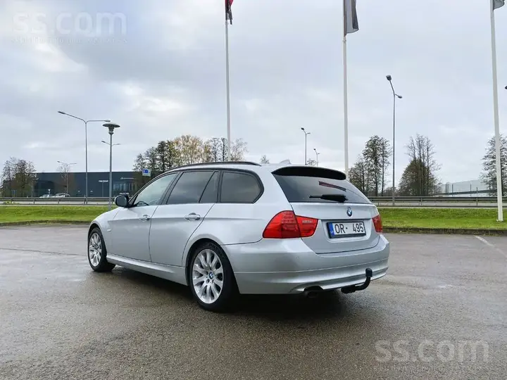 BMW 318 2012 photo 5