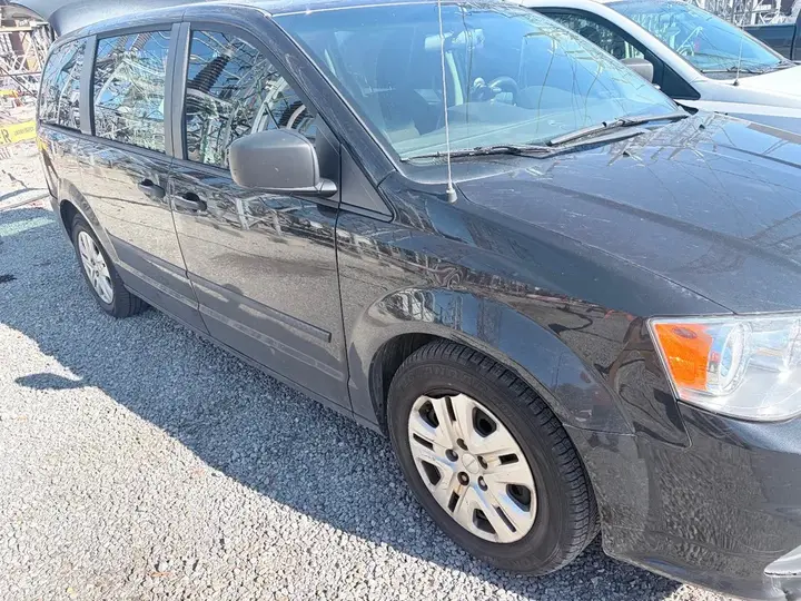 Dodge Caravan 2015 photo 4