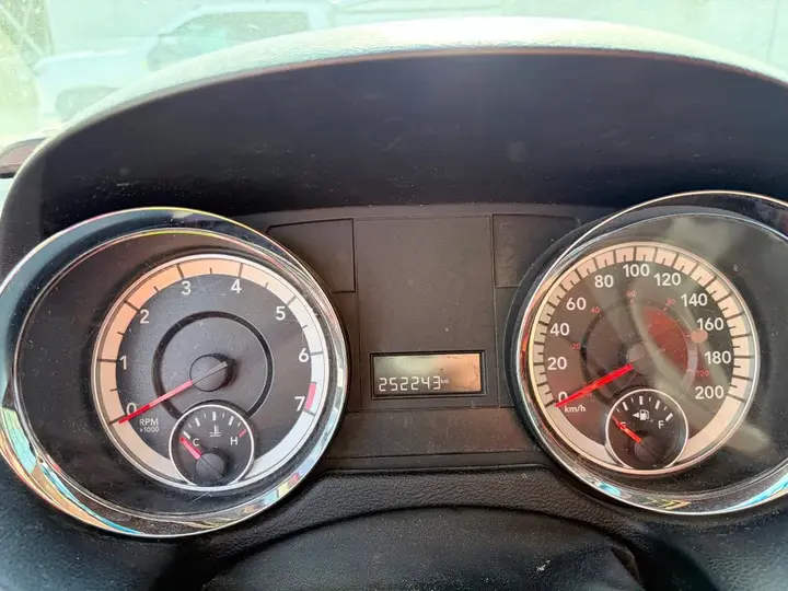 Dodge Caravan 2015 photo 2
