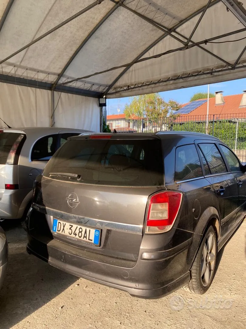 Opel Astra 2009 photo 4