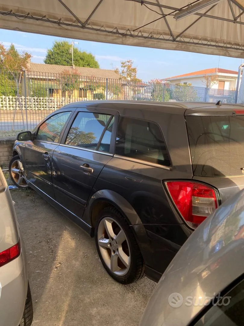 Opel Astra 2009 photo 3