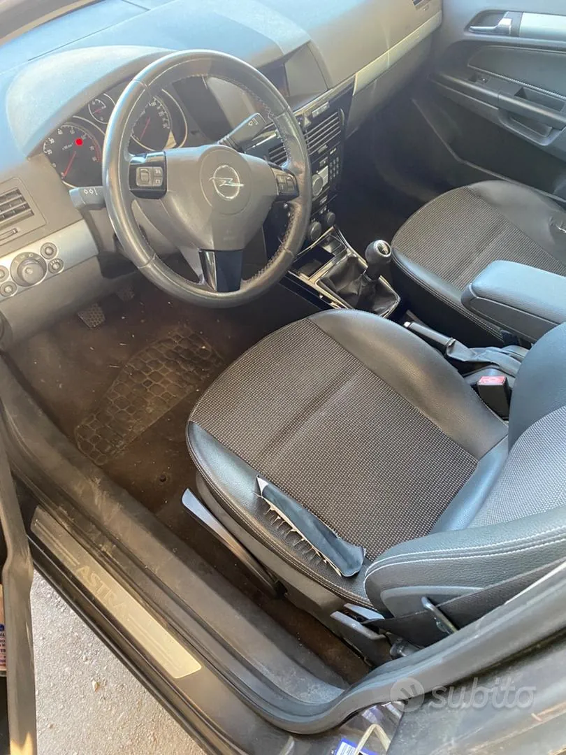Opel Astra 2009 photo 5