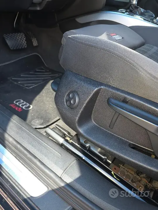 Audi A4 2011 photo 4