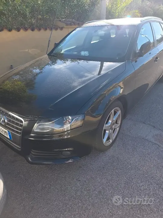 Audi A4 2011 photo 2