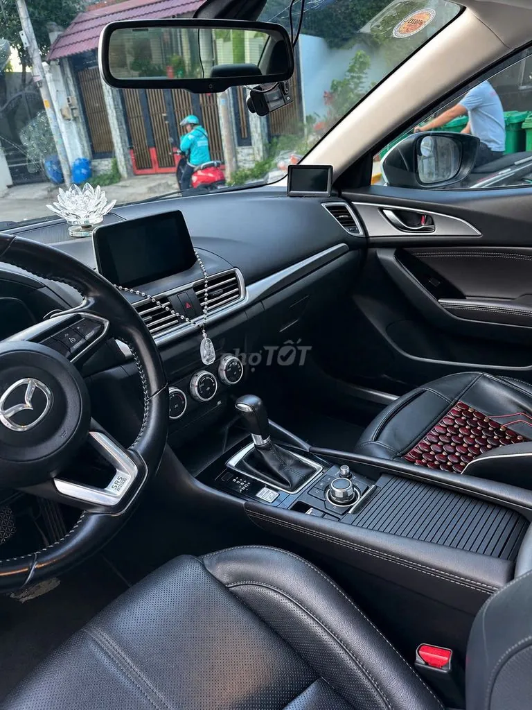 Mazda 3 2018 photo 3