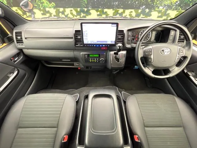 Toyota Hiace 2025 photo 2