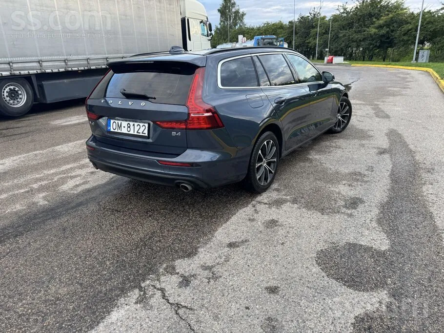 Volvo V60 2021 photo 5