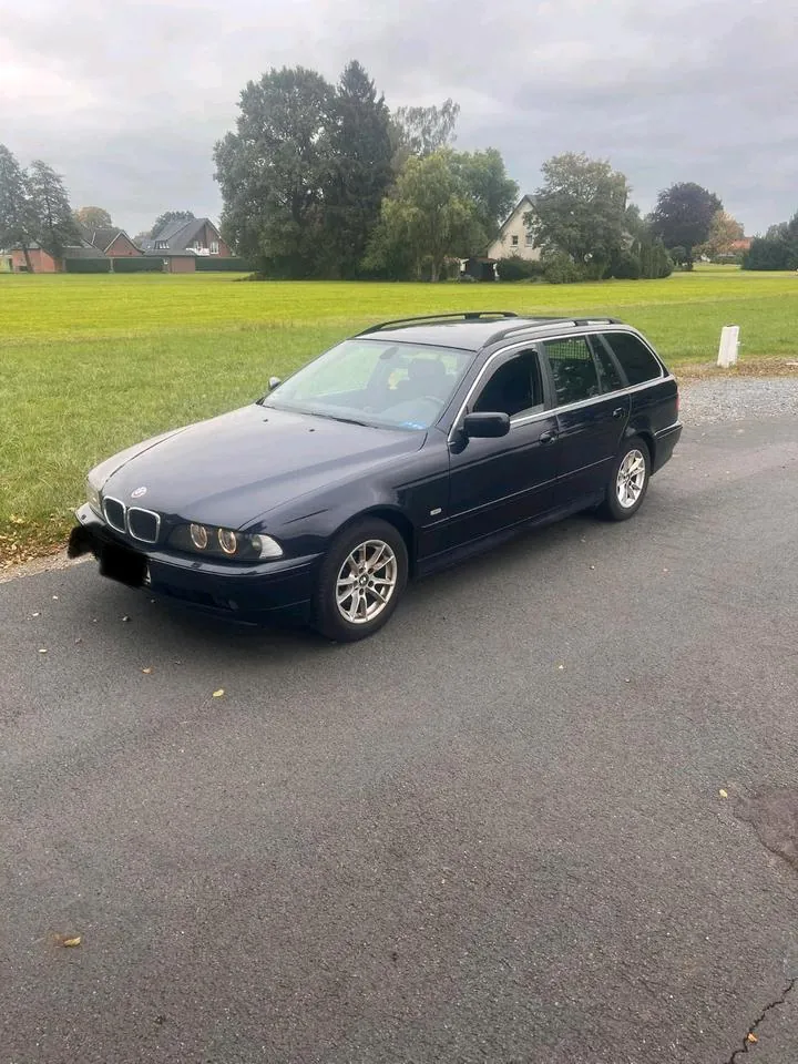 BMW 523I