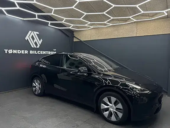Tesla Model Y 2023 photo 3