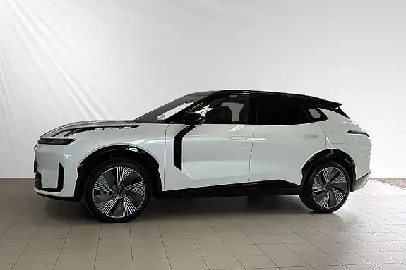 Lynk & Co 08 2025 photo 2