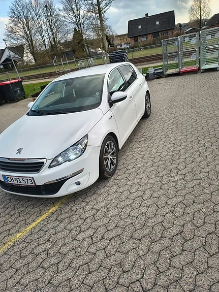 Peugeot 308 2015 photo 3