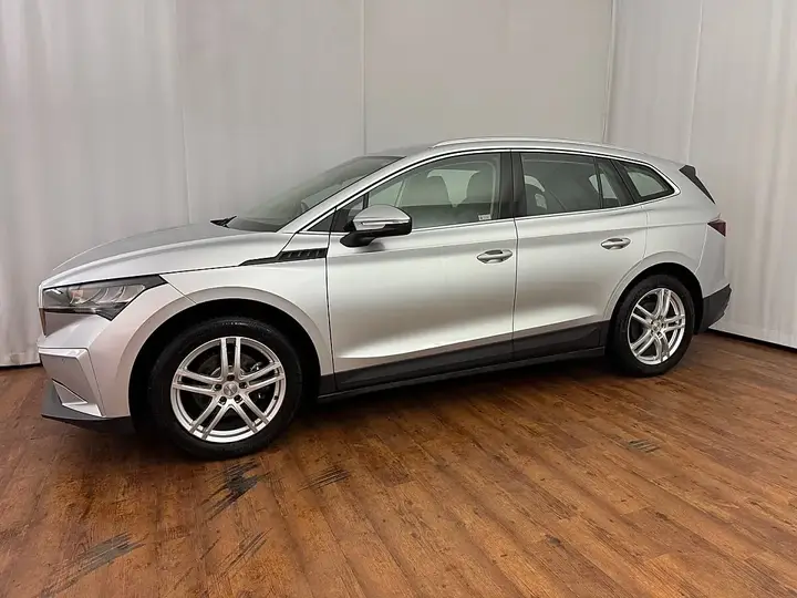 Skoda Enyaq 2023 photo 2