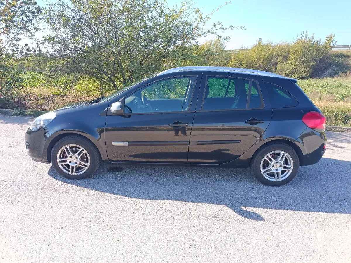 Renault Clio 2012 photo 2
