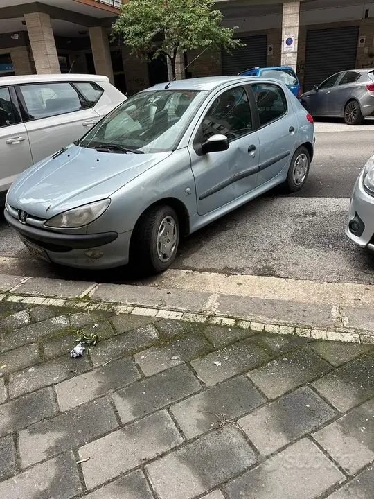 Peugeot 206 2001 photo 2