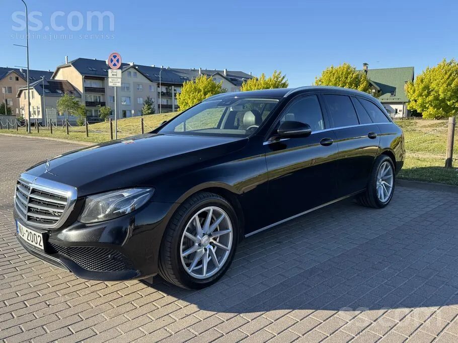 Mercedes-Benz E220 2018 photo 5