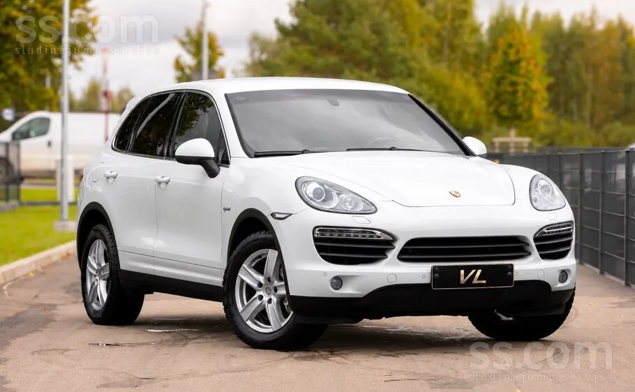 Porsche Cayenne 2013 photo 2