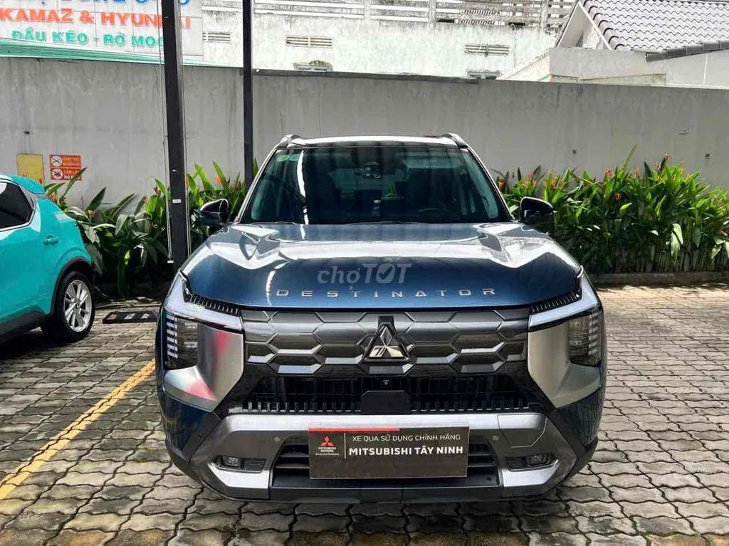 Mitsubishi Destinator