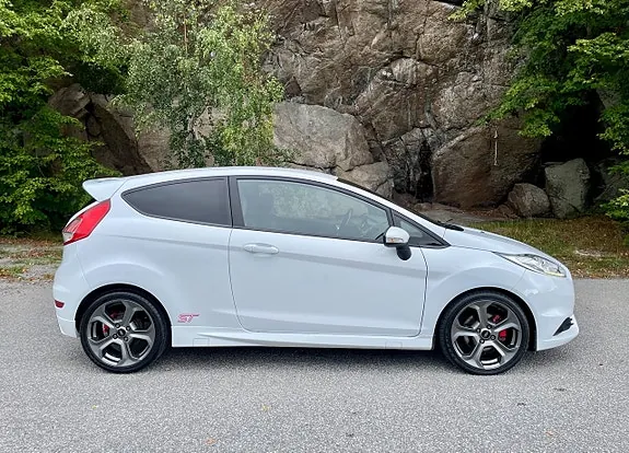 Ford Fiesta 2017 photo 3