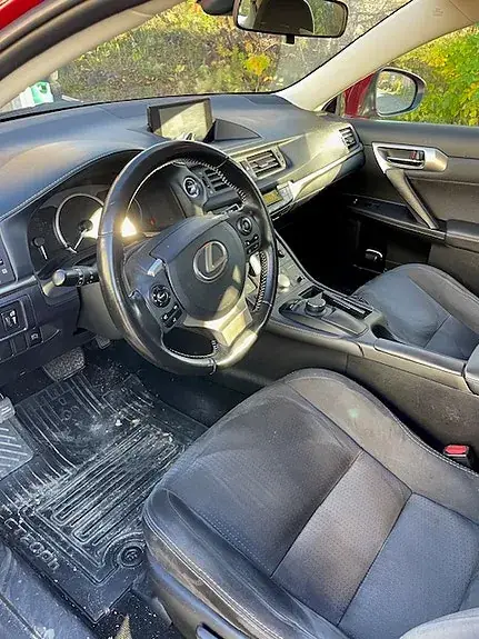 Lexus Ct200H 2018 photo 2