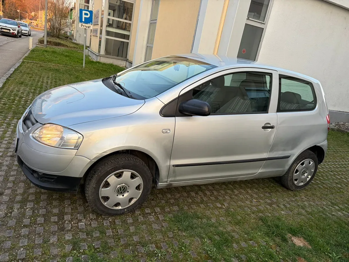 Volkswagen Fox 2005 photo 2