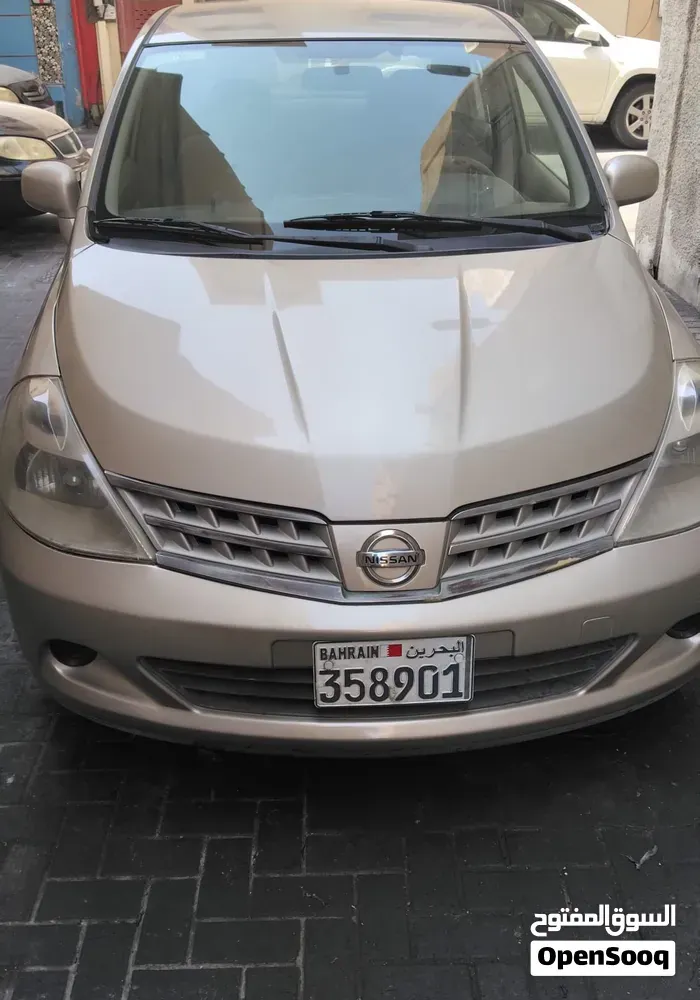 Nissan Tiida 2010 photo 3