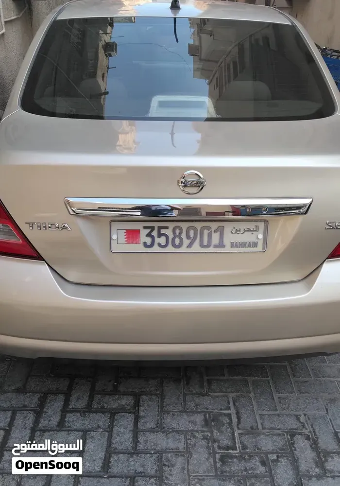 Nissan Tiida 2010 photo 2