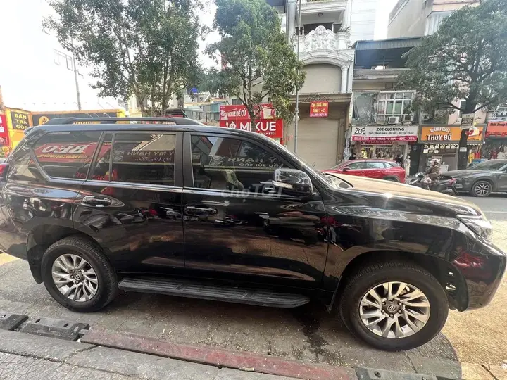 Toyota Land Cruiser Prado 2010 photo 2