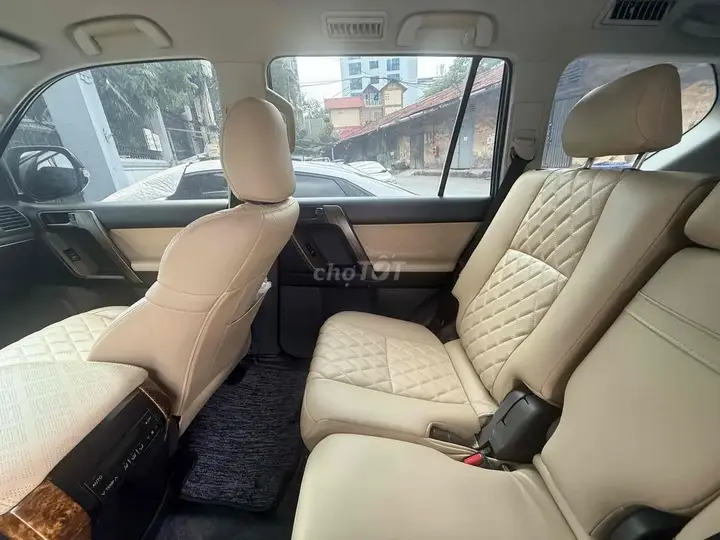 Toyota Land Cruiser Prado 2010 photo 4