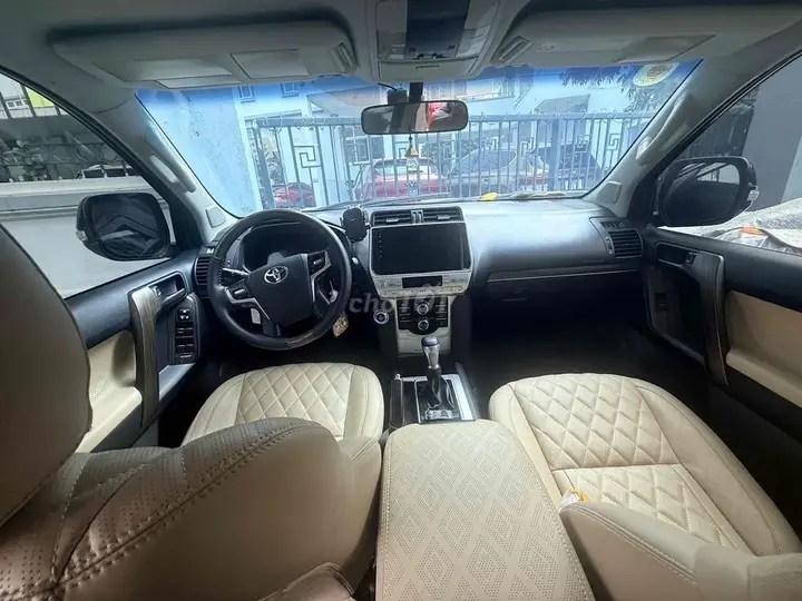 Toyota Land Cruiser Prado 2010 photo 3