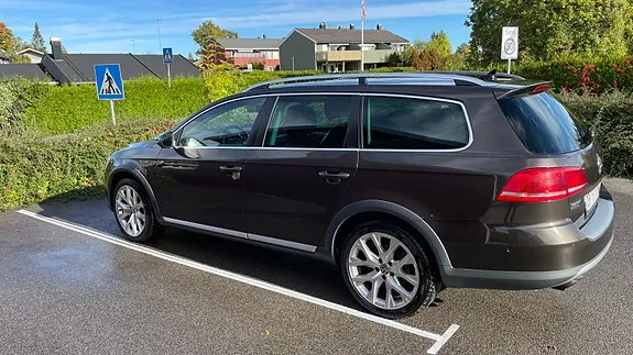 Volkswagen Passat 2013 photo 2