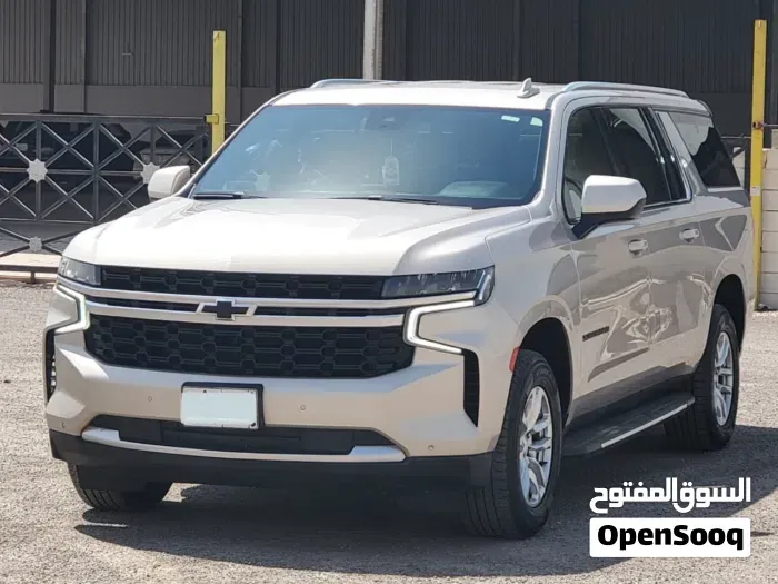 Chevrolet Suburban 2023 photo 3