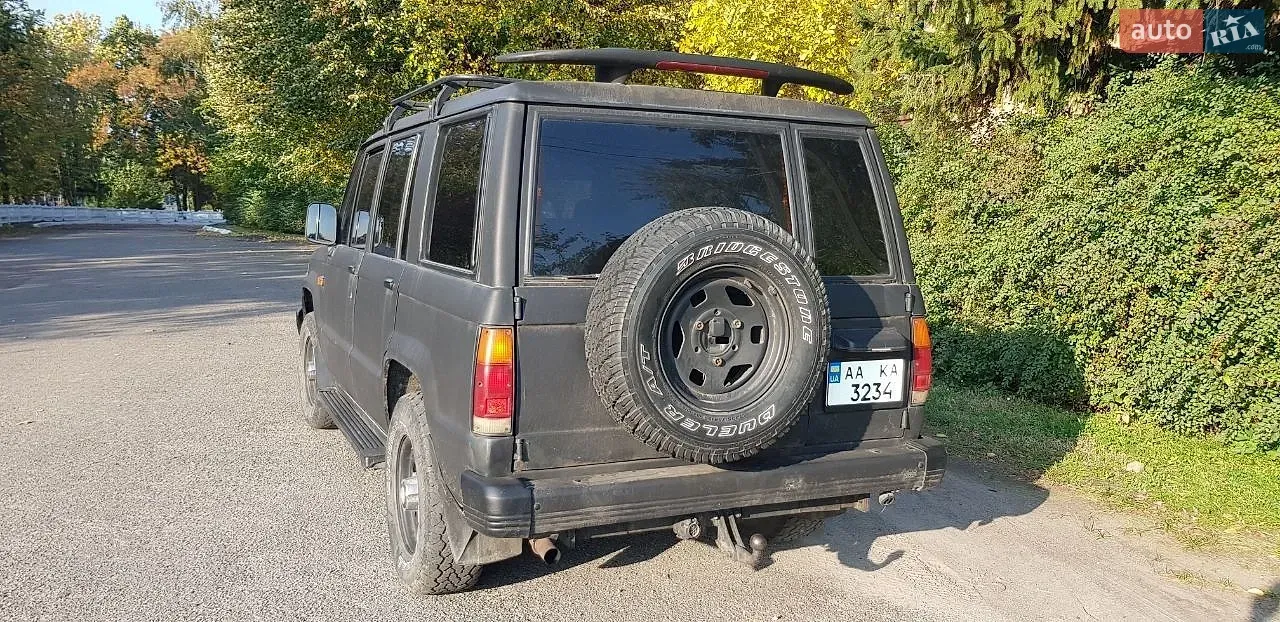 Isuzu Trooper 1989 photo 4