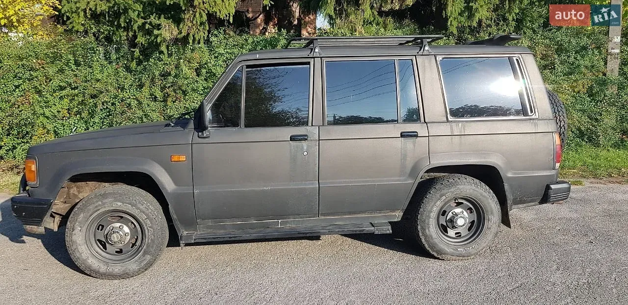 Isuzu Trooper 1989 photo 3