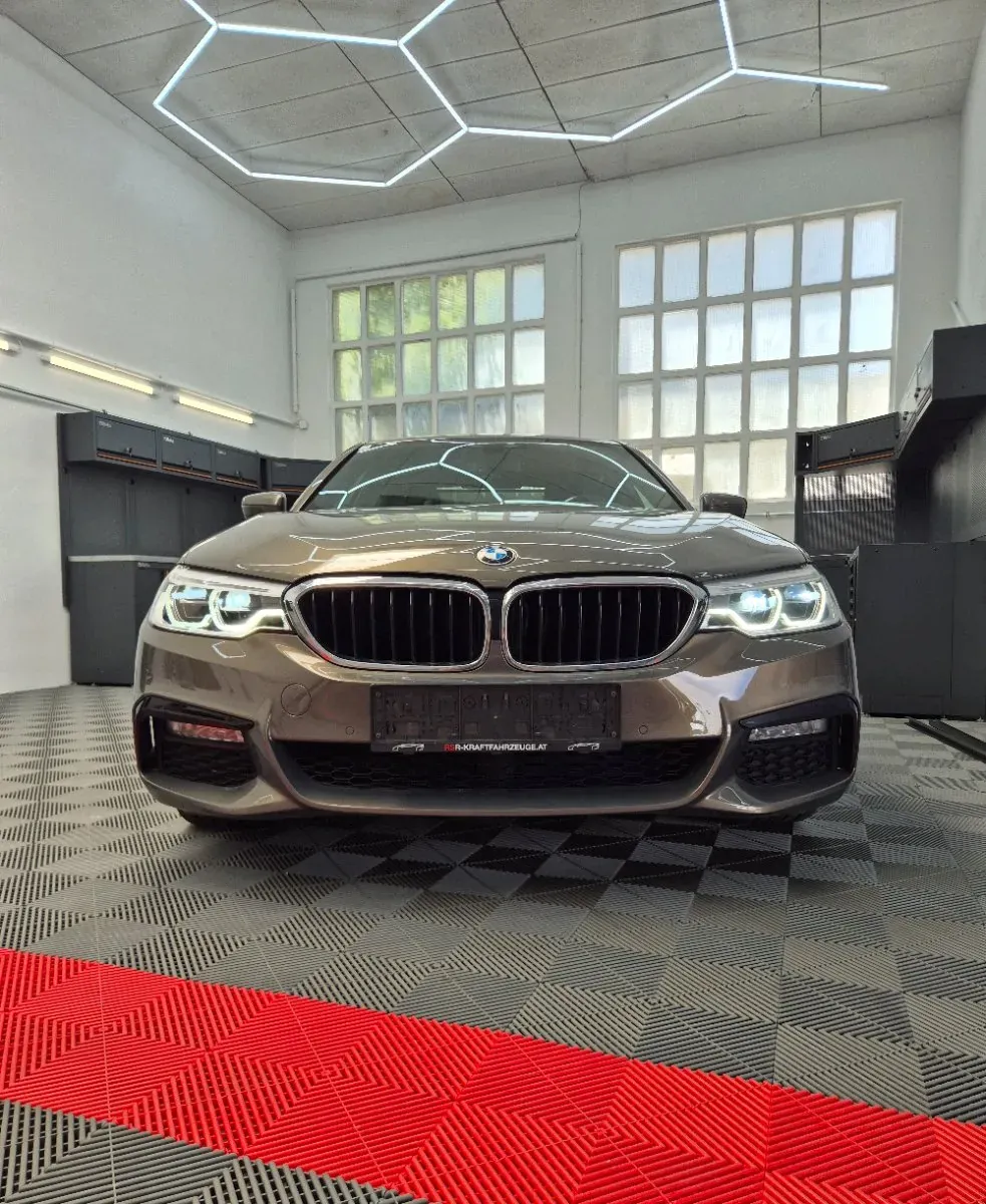 BMW 5 Series 2018 photo 2