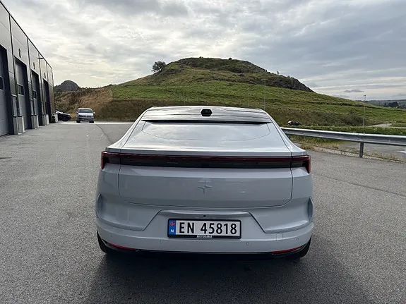 Polestar 4 2025 photo 4