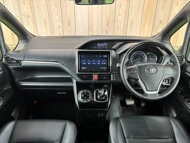 Toyota Esquaia 2017 photo 2