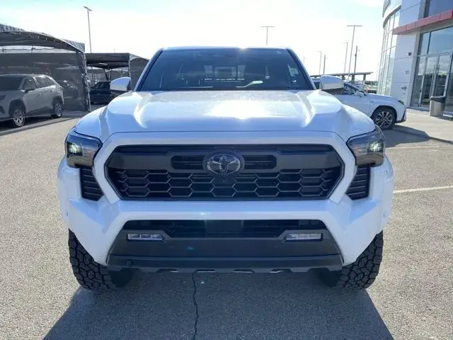 Toyota Tacoma 2025 photo 2