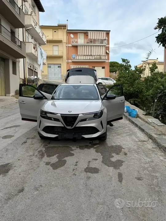 Alfa Romeo Junior 2025 photo 2