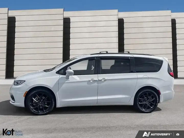 Chrysler Pacifica 2022 photo 3